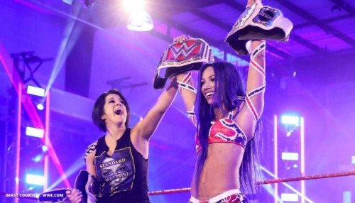 Саша Бэнкс побеждает Аску и становится новым чемпионом WWE RAW среди женщин